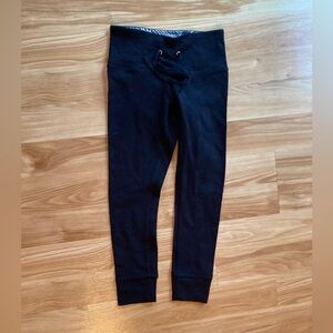 Premium Luxe Track & Bliss cropped joggers, Sz. S Black w geometric texture